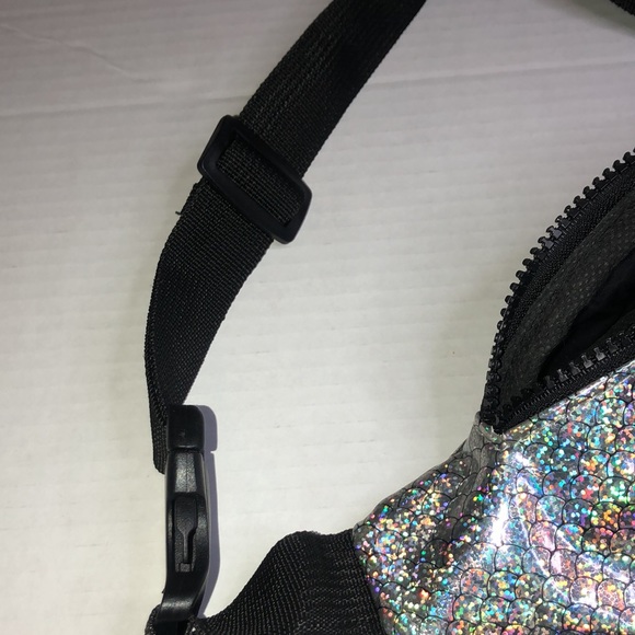Iridescent Zip Fanny Bag - Picture 6 of 8
